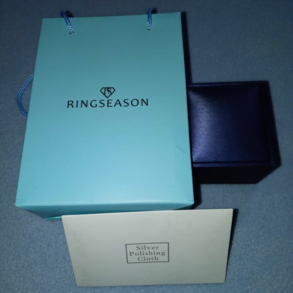 RING - Picture 3 of 3